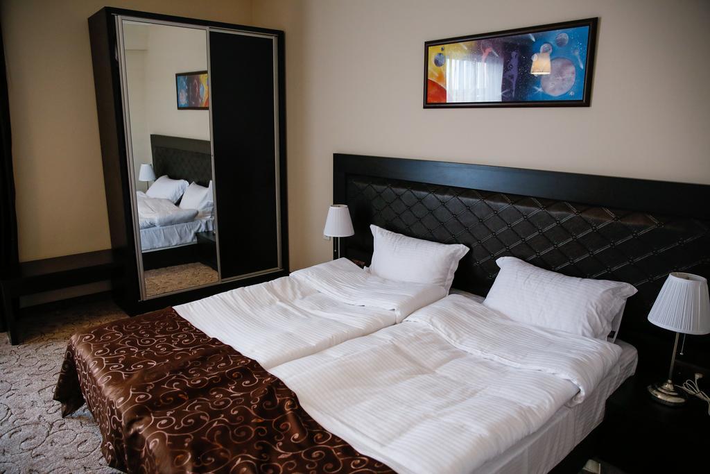 Einstein House & Spa Marchevo Phòng bức ảnh